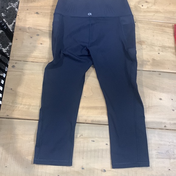 GapFit Sculpt Compression navy BNWOT navy workout capris - Picture 5 of 5